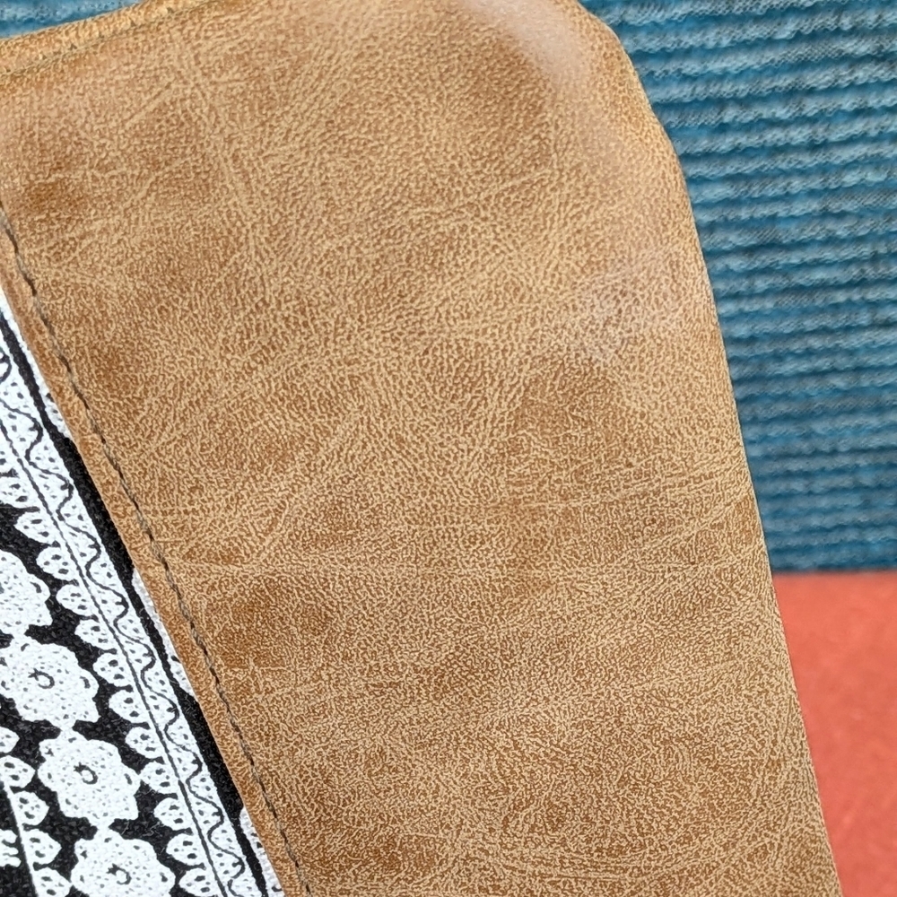Jac & Annie Elephant Clutch - Picture 4 of 16